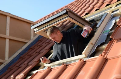 Pose de fenêtres de toit Velux à Bolleville